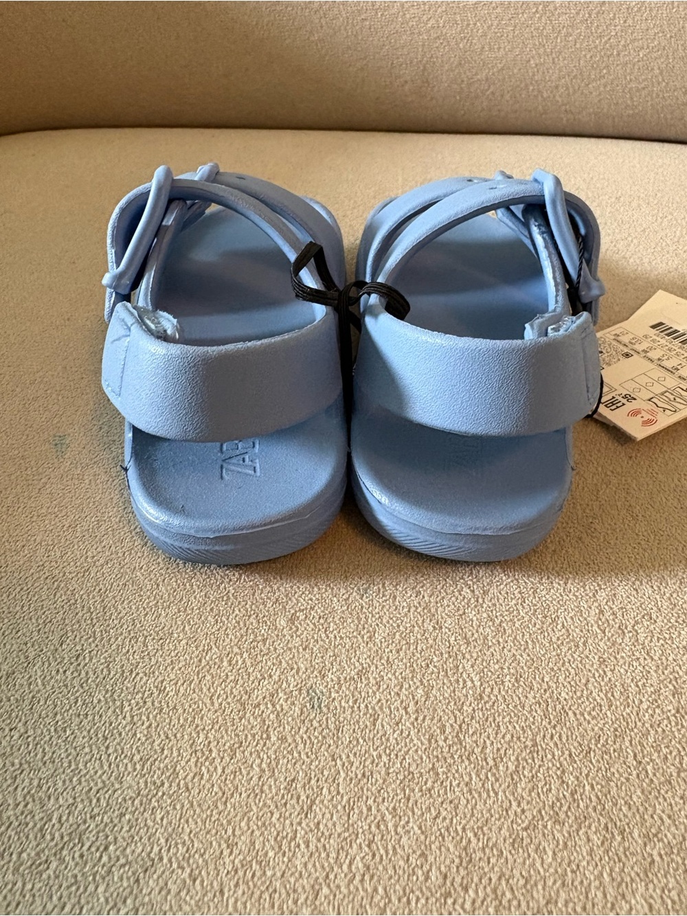 ZARA RUBBERIZED BUCKLED SANDALS - Picture 9 of 10